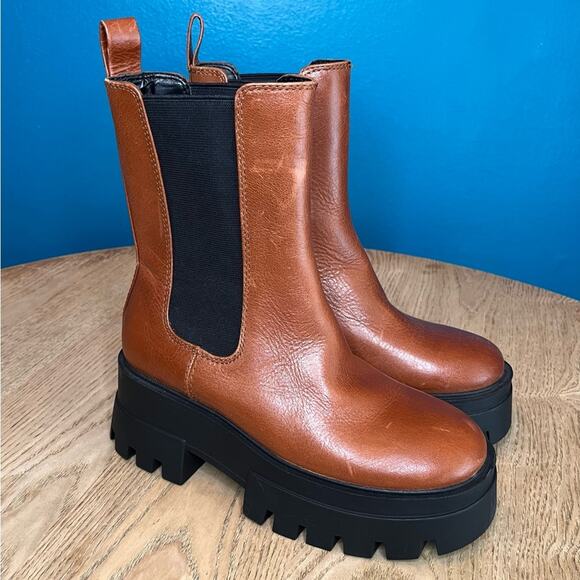 Gianni Bini Shoes - Gianni Bini Downtown Lug Sole Chelsea Boots Women’s Size 6 Tan Leather Platform